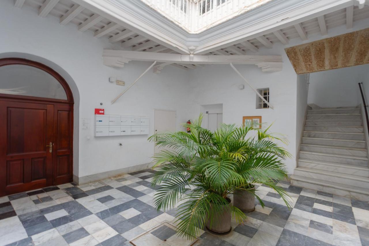 The Queen'S Designer Apartment By Cadiz4Rentals Екстериор снимка